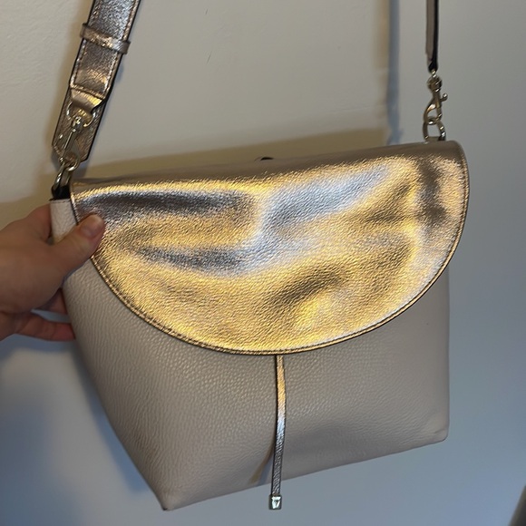 NWT Guess Bobbi reversible bag - Picture 6 of 7